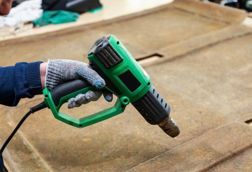 Can You Use a Heat Gun on Fiberglass?