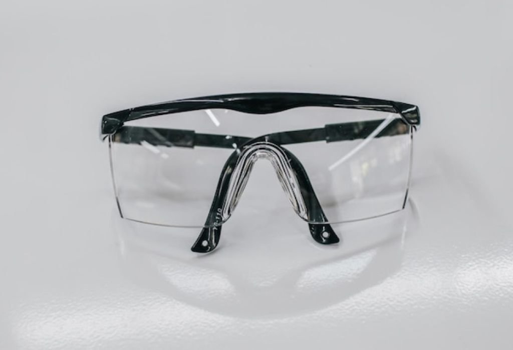 How to Choose the Right Safety Glasses
