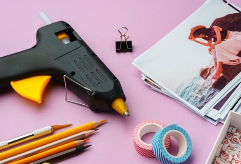 How Long Does a Glue Gun Take to Heat Up for Use?