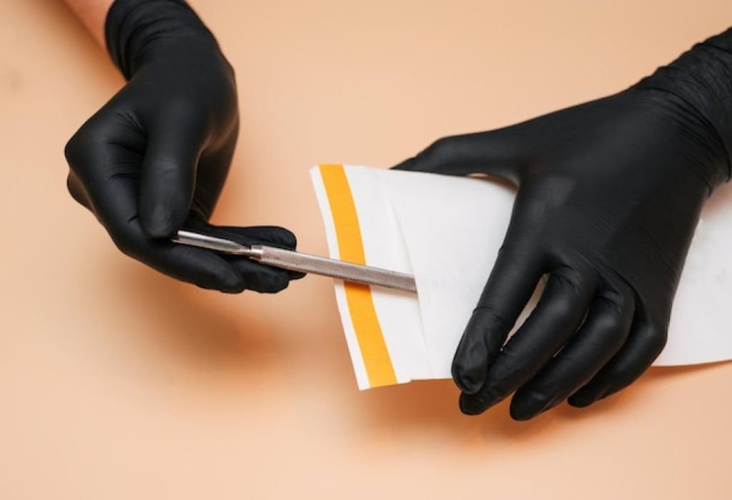 Quick Answer — How Long Can Gloves Be Worn?