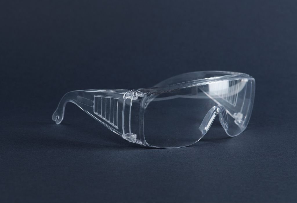 Understanding Eyeglasses vs Safety Glasses