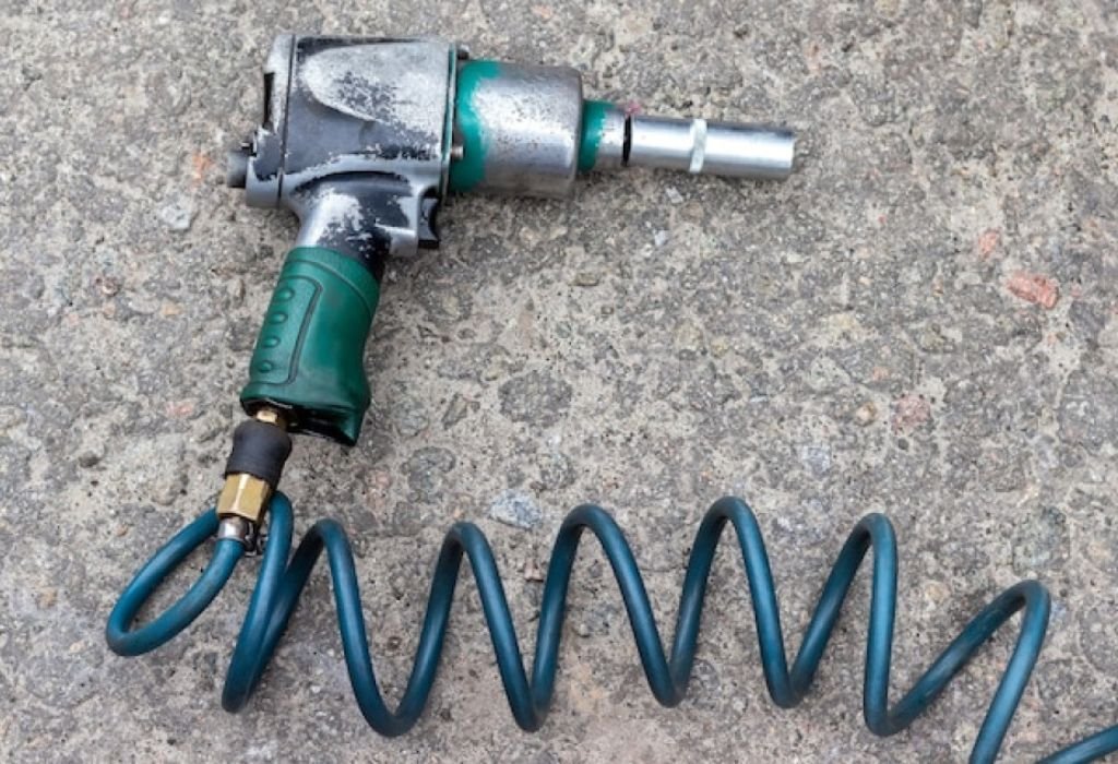 Safety Risks of Using Regular Sockets on Impact Wrenches