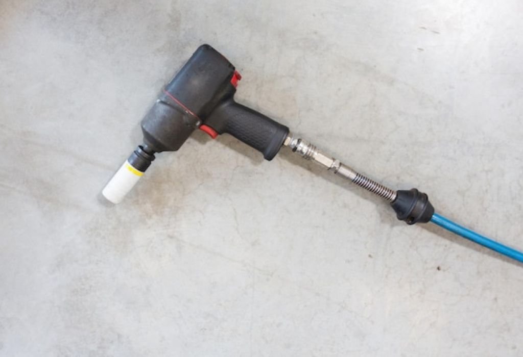 What Is an Air Impact Wrench?