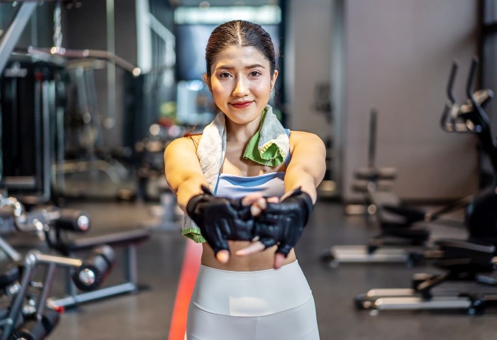 Quick Answer — Should I Wear Gloves When Working Out?