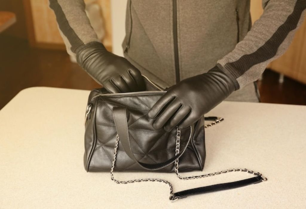 Quick Answer — What Size Gloves Are Best for Bag Work?