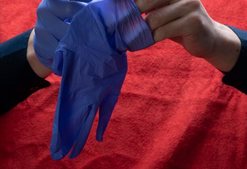 Situations That Require an Immediate Glove Change