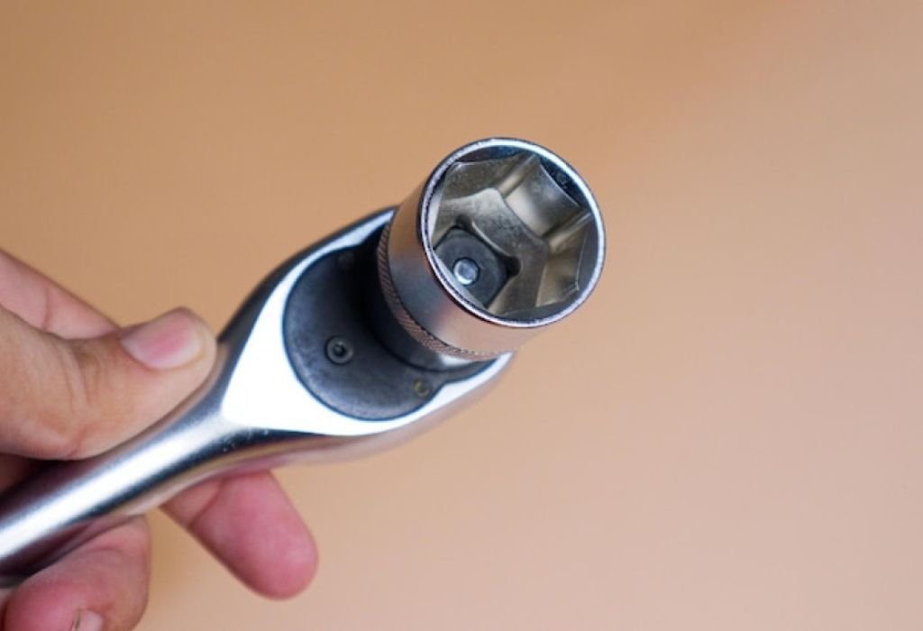 What Is a Torque Wrench and How Does It Work