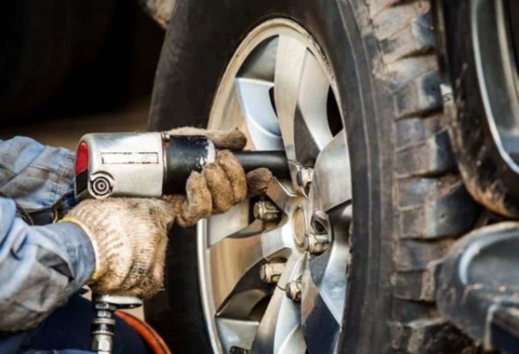 Understanding Torque — What Does “300 lbs” Mean?