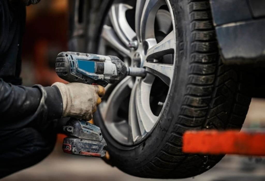 Impact wrench basics: what the tool does