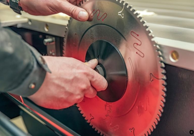 How to Change a Craftsman Circular Saw Blade Easily