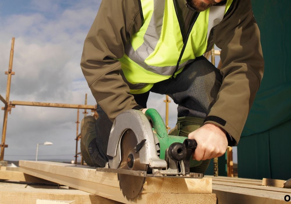 Safety Features Indicating a Quality Saw