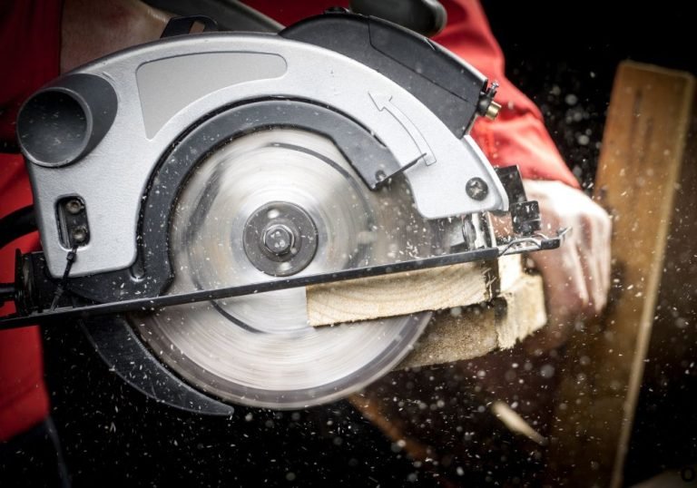 How to Identify a Good Quality Circular Saw Easily