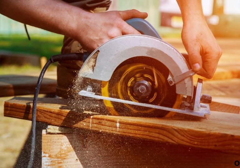 How Does a Circular Saw Work? Inside the Mechanism