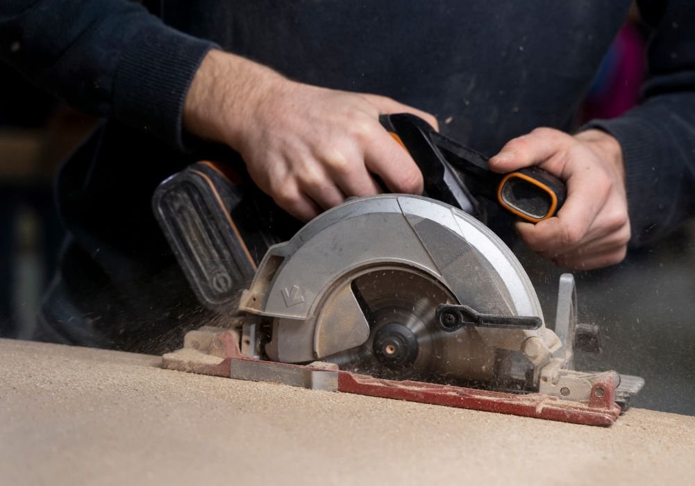 Key Features to Evaluate When Choosing a Power Sander