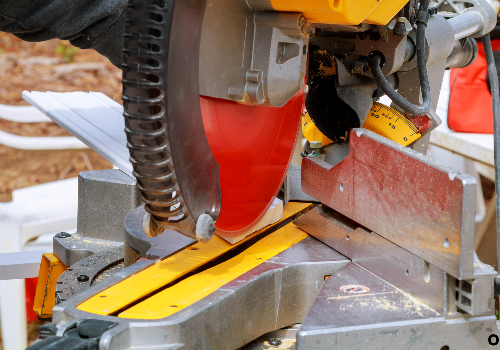 How a Circular Saw Differs from a Miter Saw