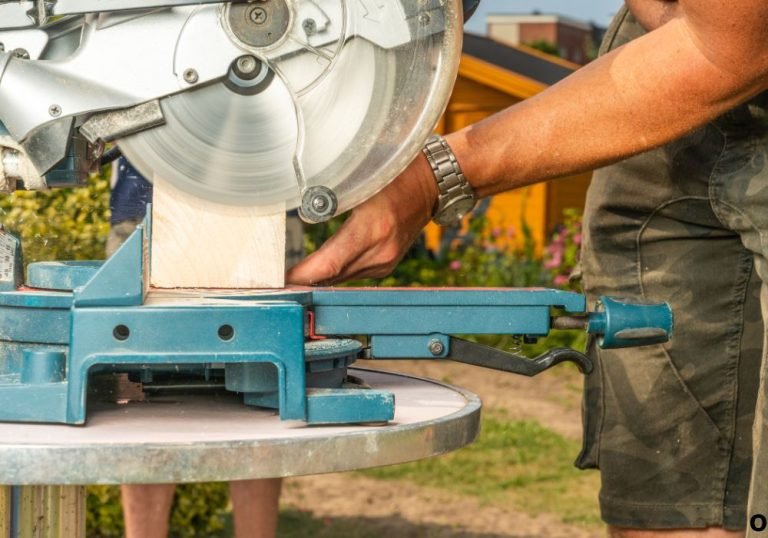 How to Cut Plexiglass With a Circular Saw Without Cracking
