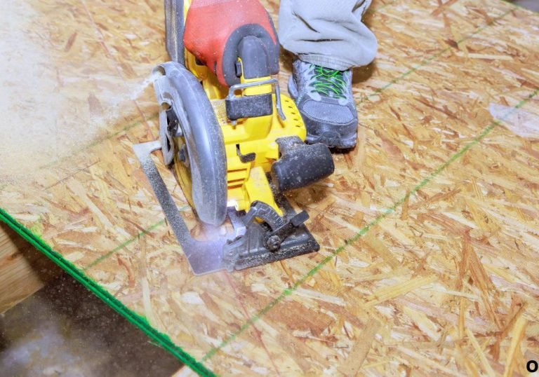 How to Cut Plywood With Circular Saw Without Chipping
