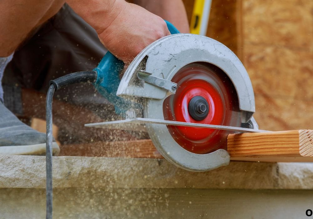 Basic Steps to Use a Circular Saw as a Beginner