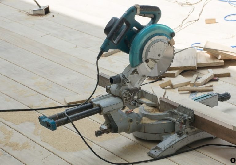 How to Use a Circular Saw Without a Table Safely