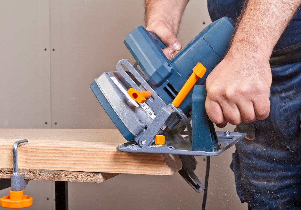 Corded vs. Cordless Circular Saws