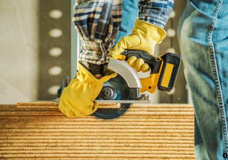 What Is a Cordless Circular Saw and How It Works