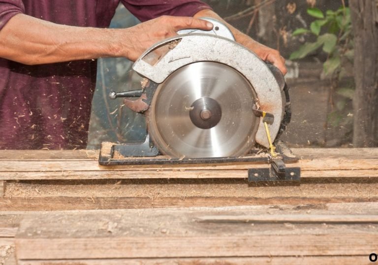 How to Cut 4x4 with a Circular Saw Safely and Straight