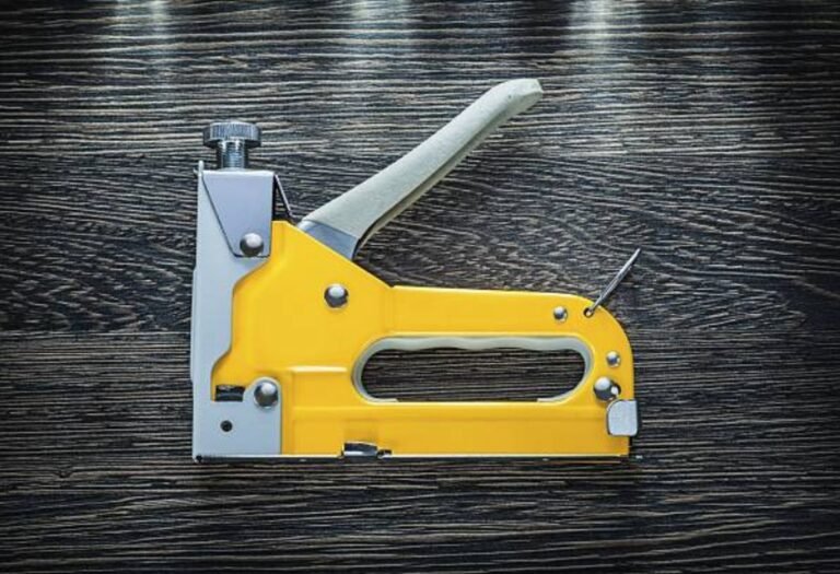 How Much PSI for Staple Gun: Finding the Right Air Pressure